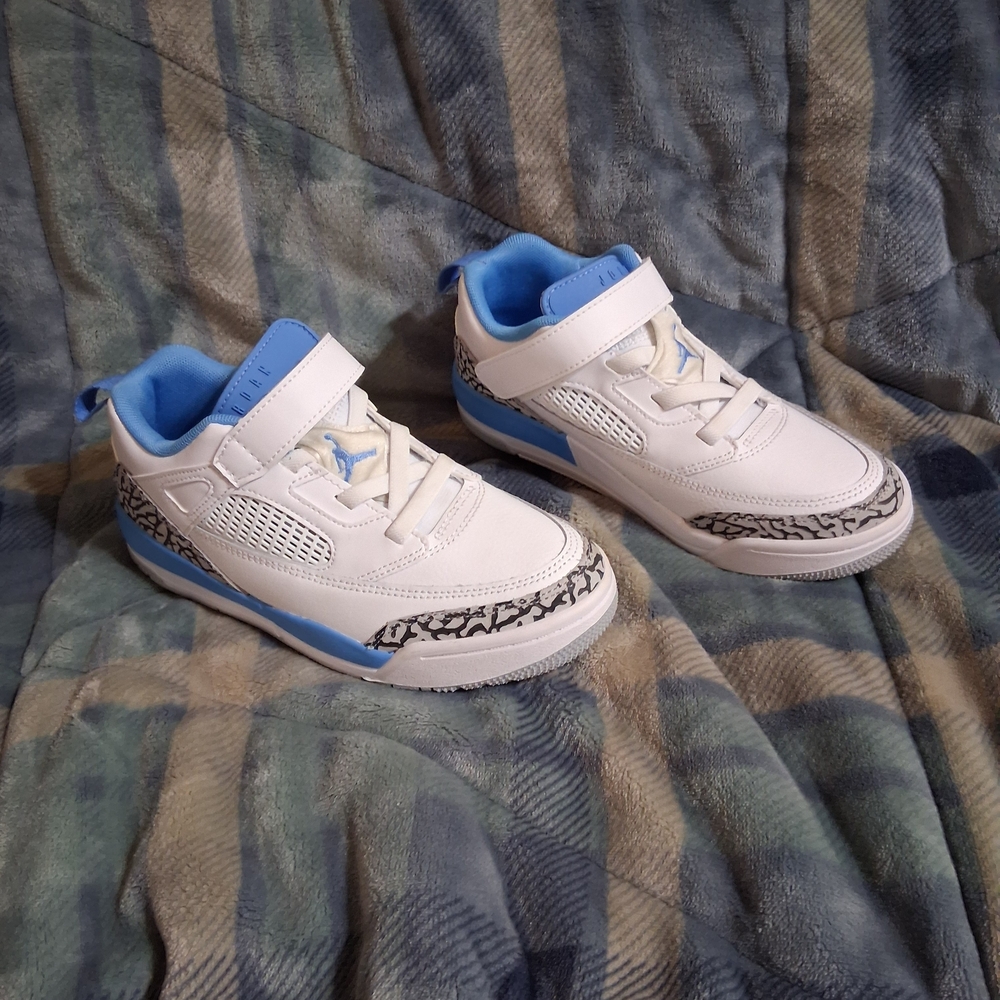 Jordan Spizike Low shoes